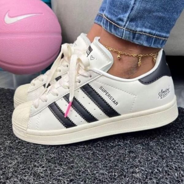 ADIDAS SUPERSTAR CREMA NEGRA