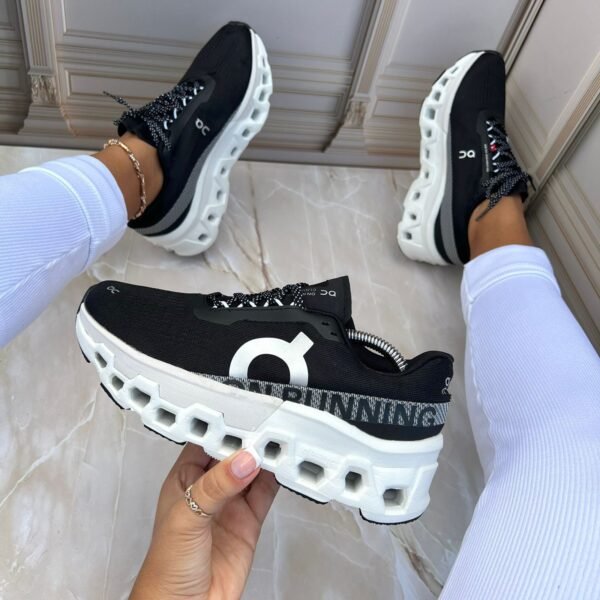 CLOUDSURFER NEGRA BLANCA