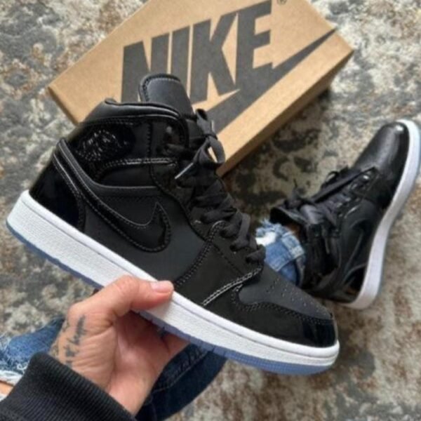 JORDAN RETRO 1 BOTA CHAROL NEGRA