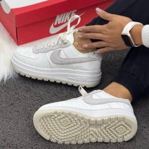 NIKE COURT PLATAFORMA BEIGE