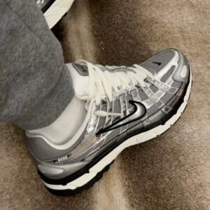 NIKE P6000 GRIS NEGRA