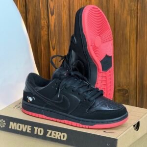 NIKE SB DUNK NEGRA ROJA
