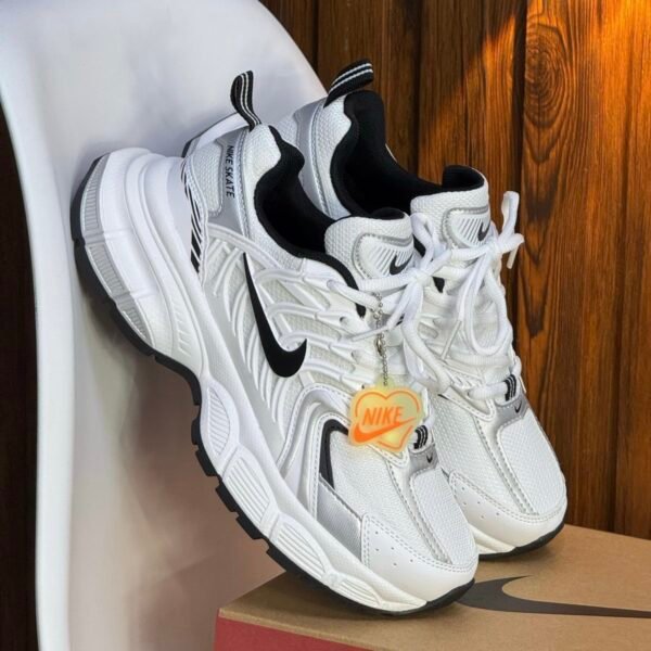 NIKE SKY BLANCA NEGRA