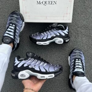 NIKE TN GRIS NEGRO