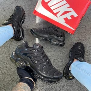 NIKE TN NEGRA