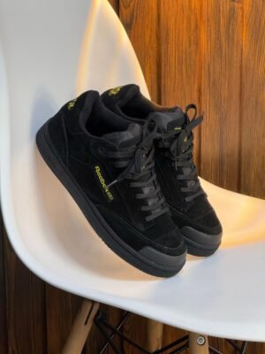REBOOK CLASIC NEGRA DORADA